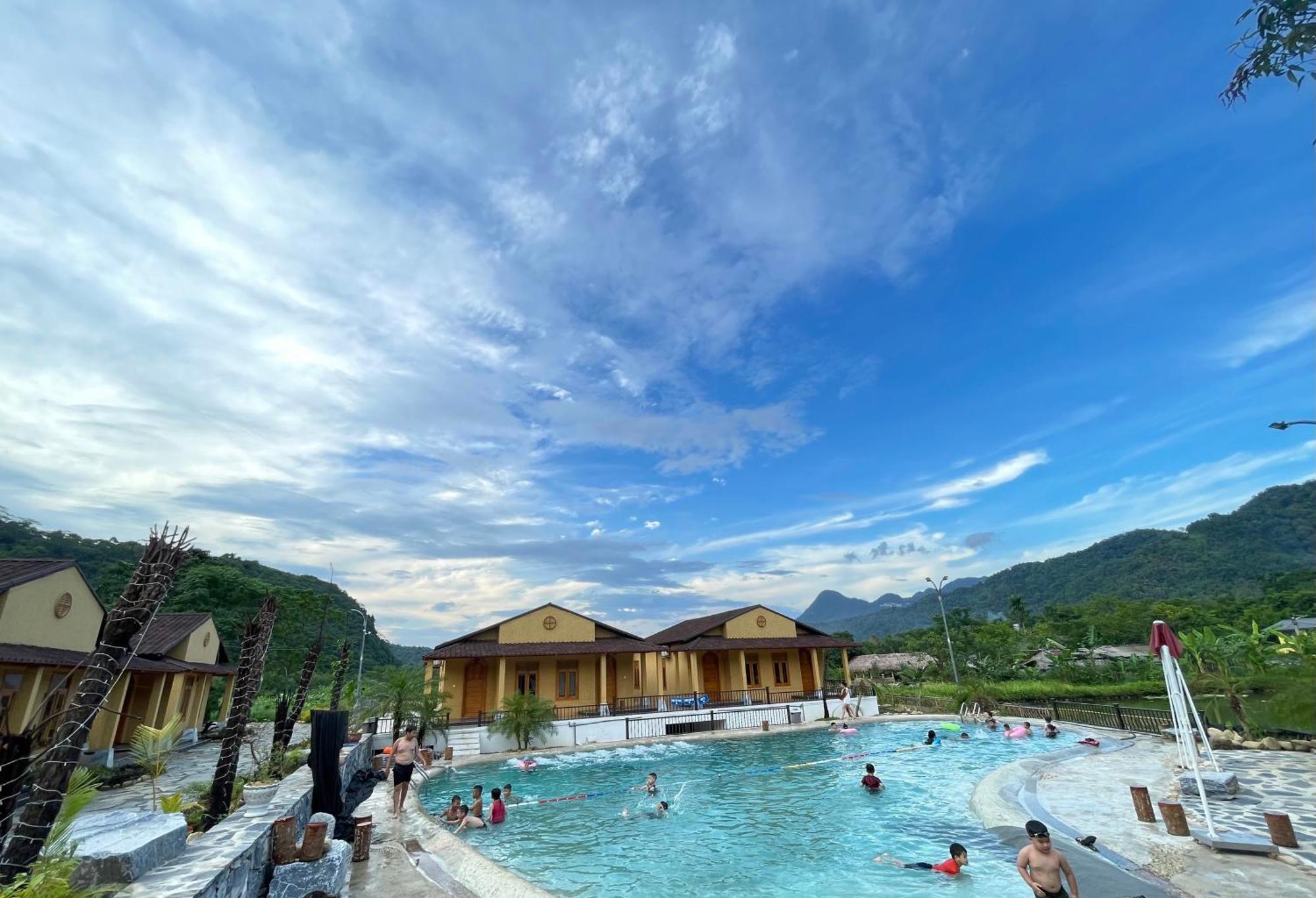 Sky Bay Lodge Hà Giang Eksteriør billede